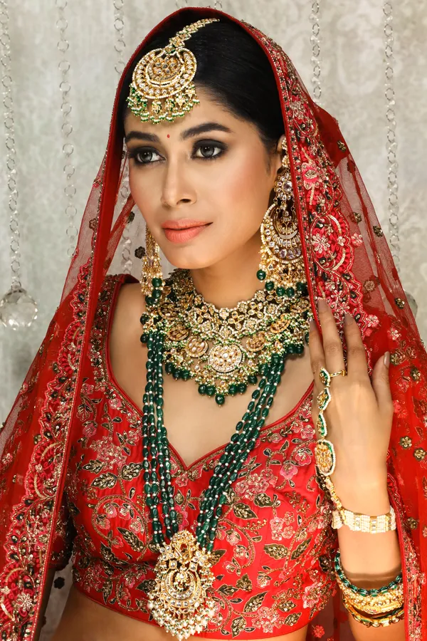 Statement Emerald Gold & White Pearl Drop Necklace