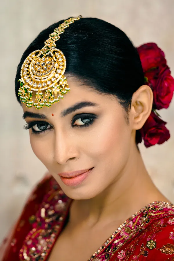 Statement Gold & White Green Hints Maang Tikka