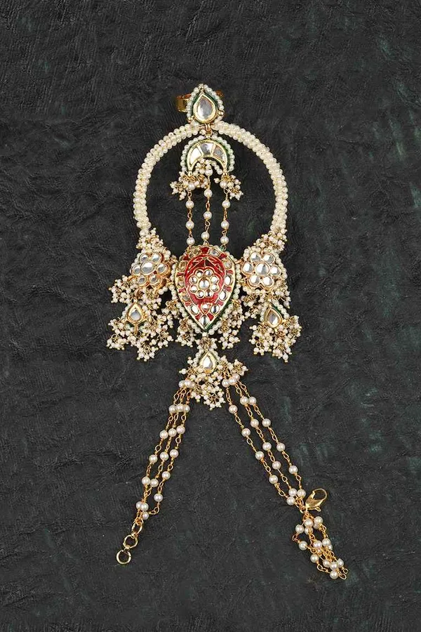 Guldasta Red Kundan Haathphool