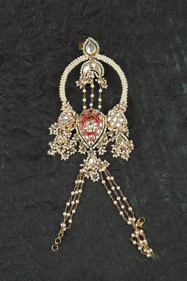 Guldasta Red Kundan Haathphool