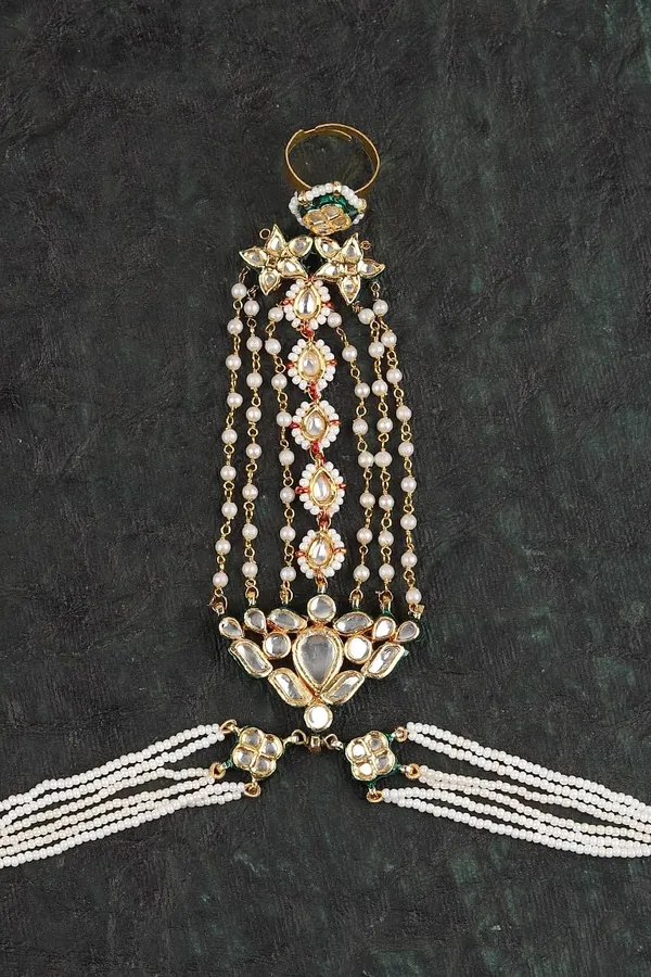 White Pearl & Kundan Multi Pearl String Haathphool