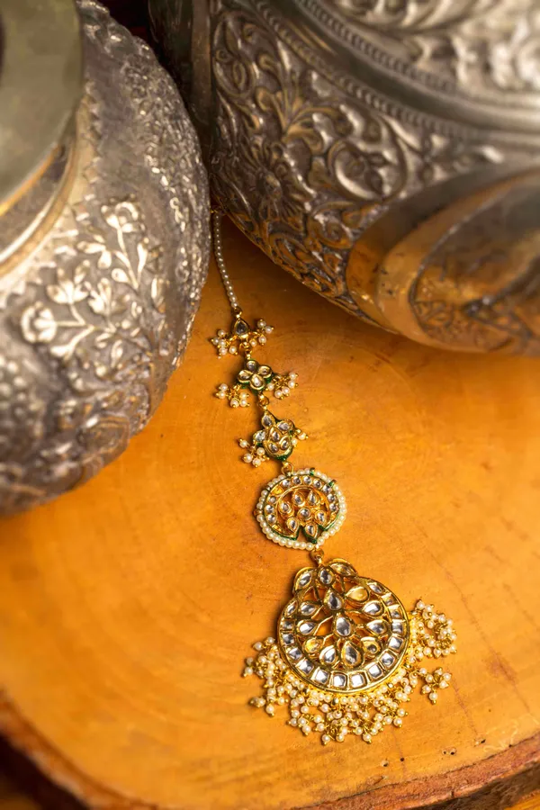 Layered Floral Chand Kundan Pearl Maang Tikka