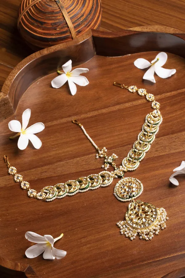 Pearl & Kundan MathaPatti