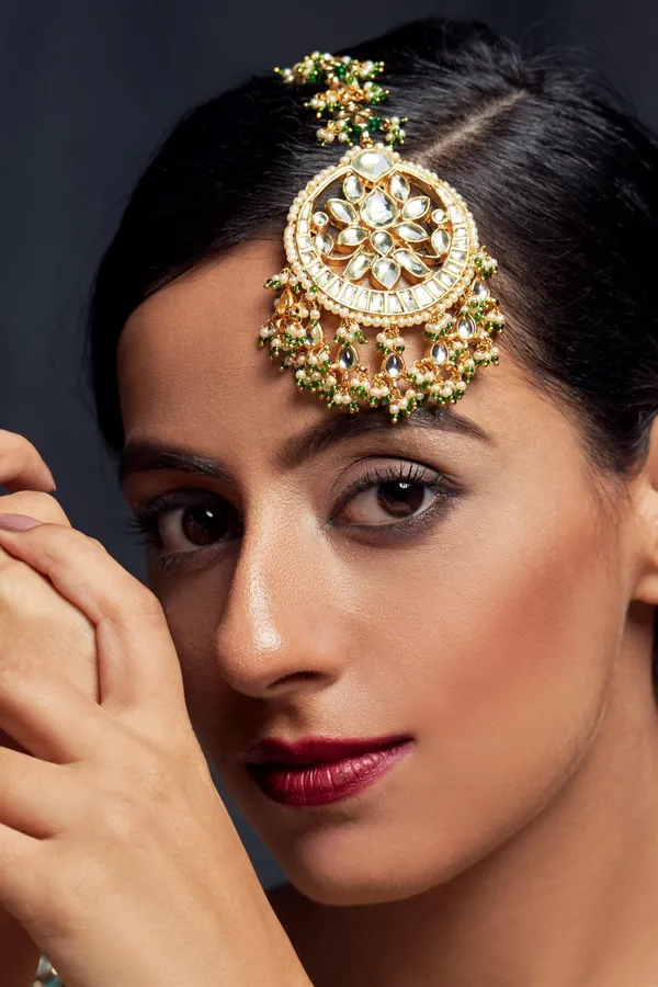 Kundan & Pearl Maang Tikka