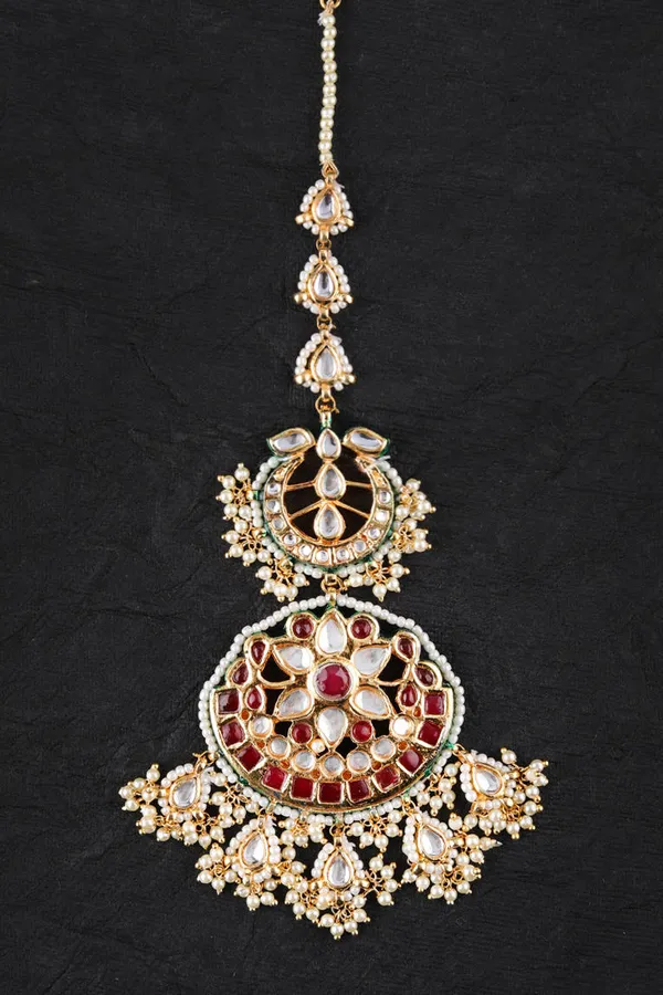 Red & White Flower Kundan Maang Tikka