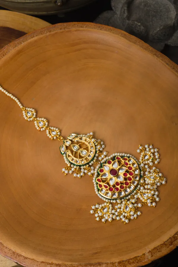 Red & White Flower Kundan Maang Tikka