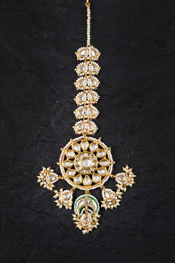 White Pearls & Kundan Circular Maang Tikka
