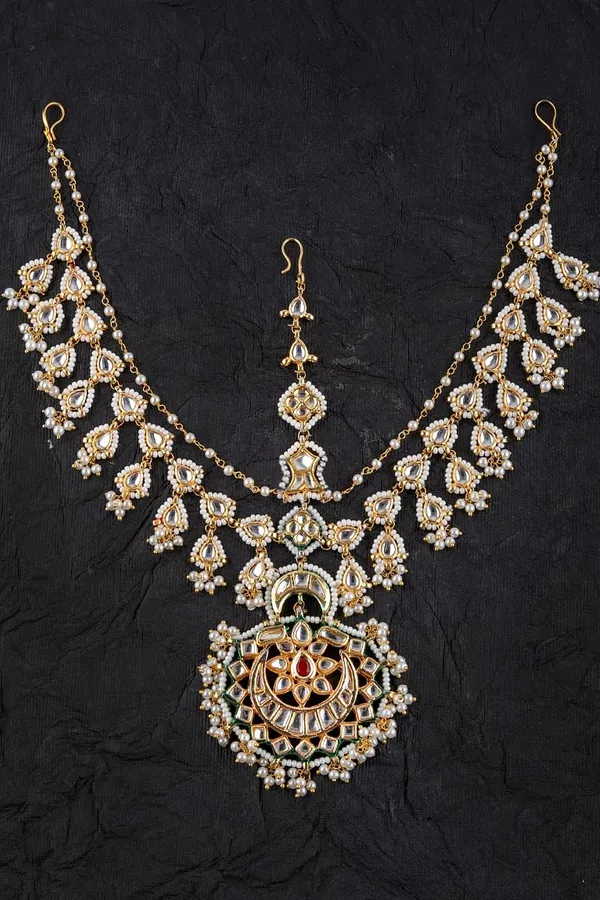 Ornate Red Kundan with Pearls Mathapatti