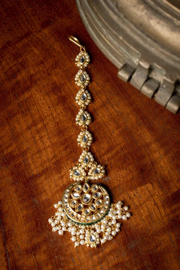 Pearl Studded Phoolpatti Kundan Maang Tikka