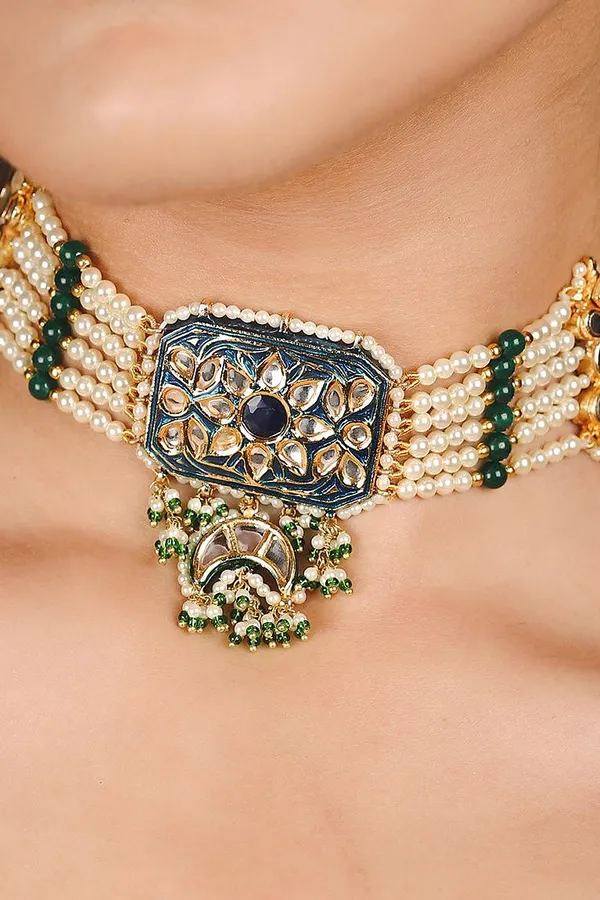 Green Hints Blue Choker