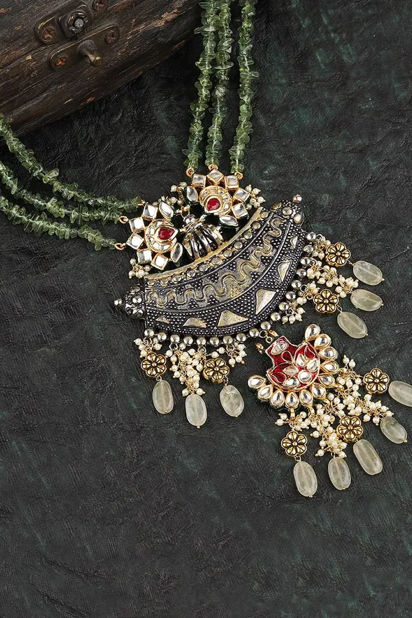 Pitaara Red & Green Dual Finish Necklace