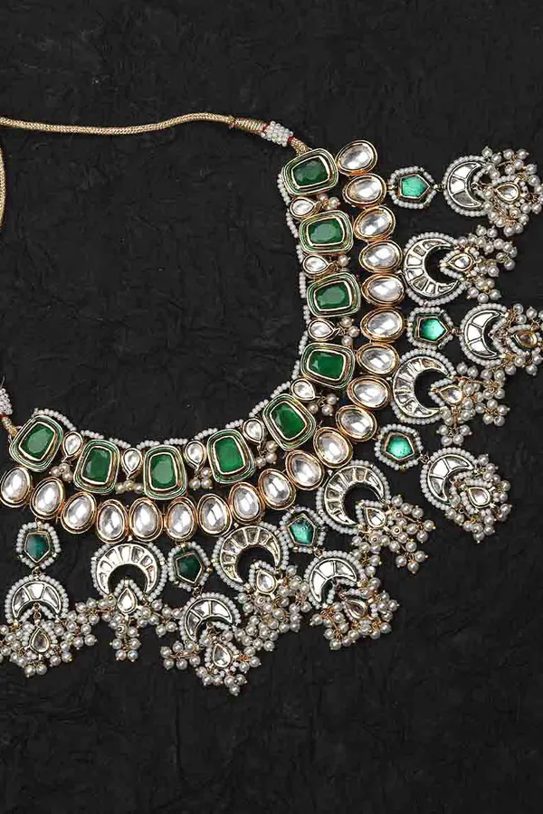 Green Kundan Choker With Pearls Necklace