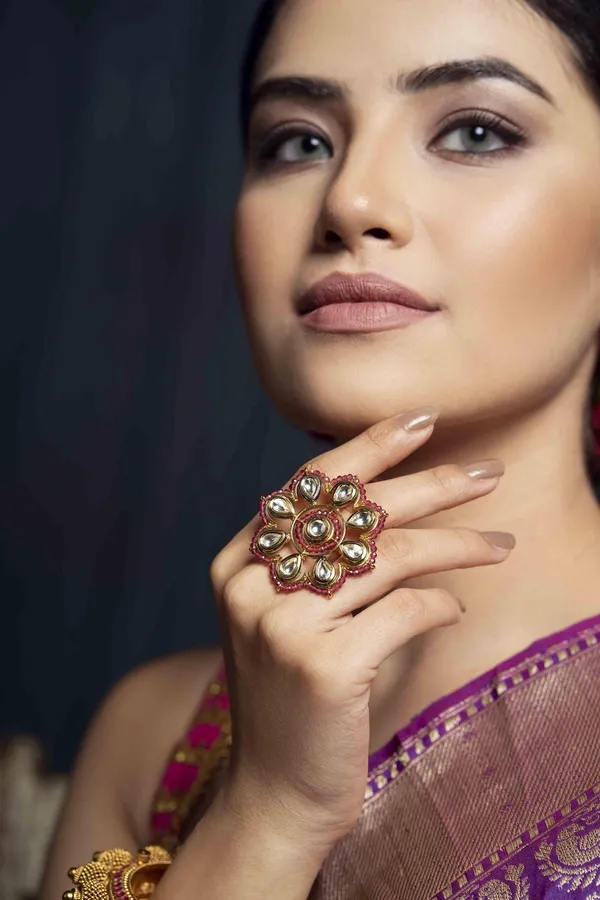 Red Flower Motif Kundan Ring