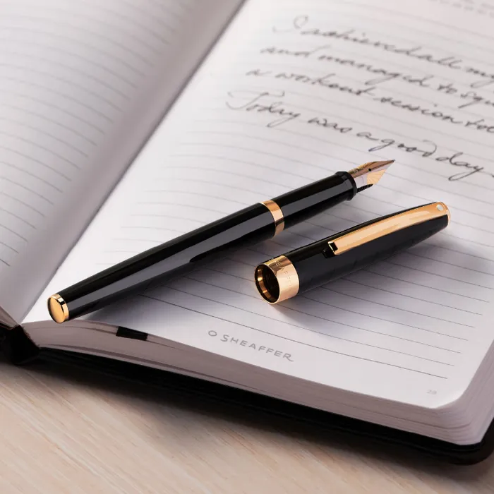Sheaffer SAGARIS 9471 Gloss Black Fountain Pen With Gold Tone  trim - Medium