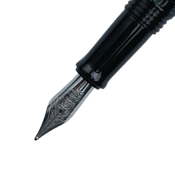 Benu Talisman Edelweiss Light Green Fountain Pen - Fine
