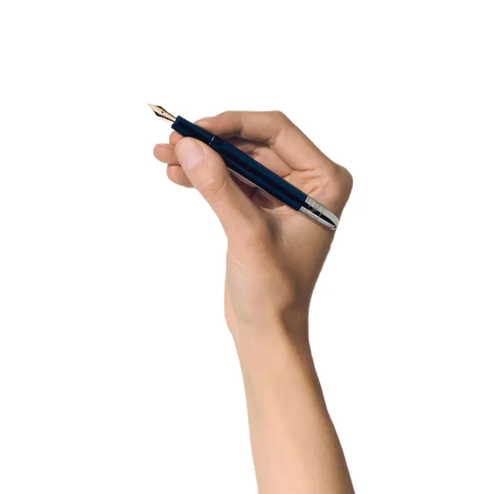 Montblanc MeisterstÃ¼ck Around the World in 80 Days Classique Fountain Pen - Medium
