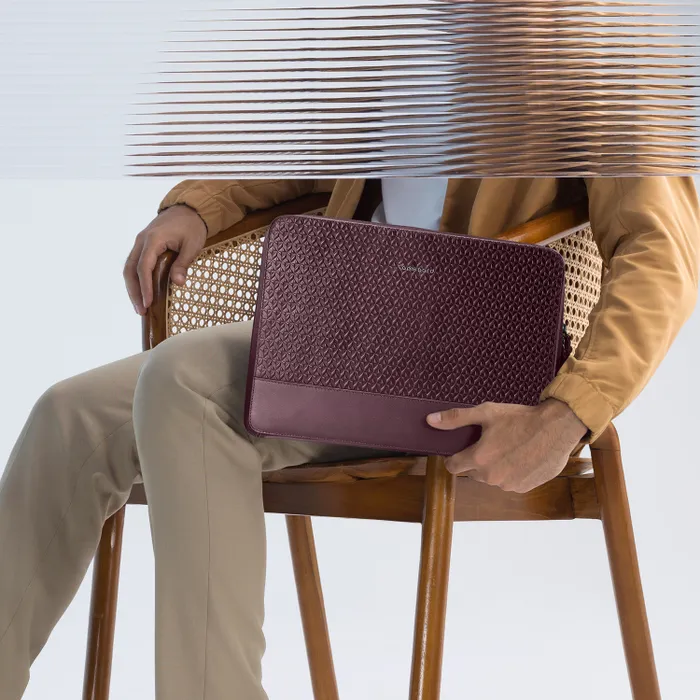 Lapis Bard Enigma 14-inch Laptop Sleeve â Bordeaux