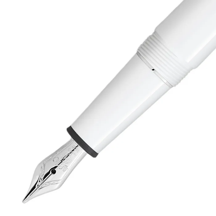 Montblanc 145 MeisterstÃ¼ck Classique White Fountain Pen- Medium