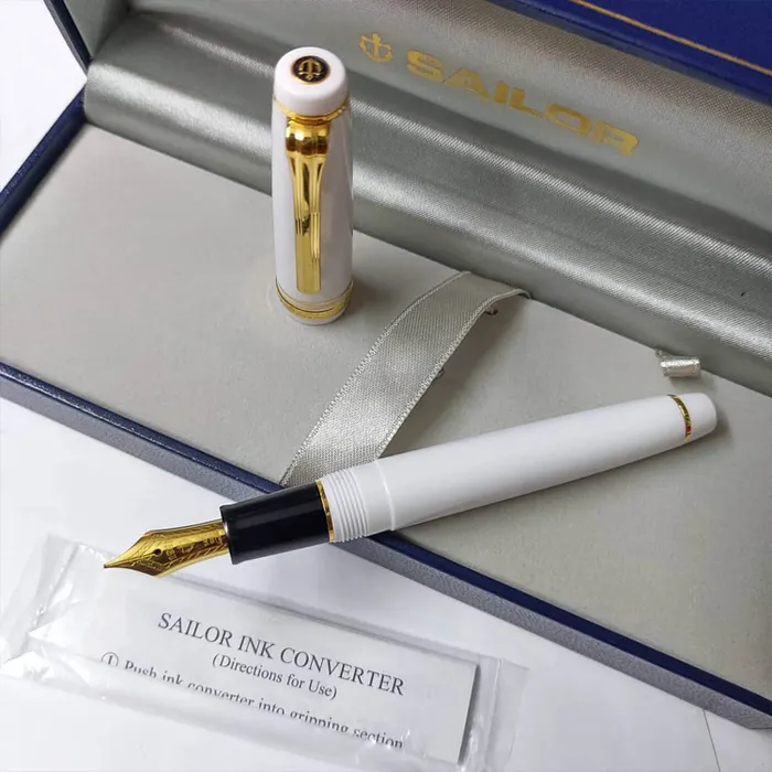 Sailor Professional Gear Slim Fountain Pen (14K Medium) White with Gold Trims