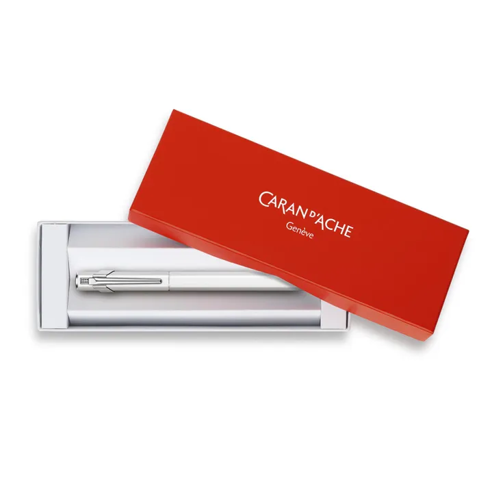 Caran d'Ache 849 Classic Fountain Pen (Medium) White
