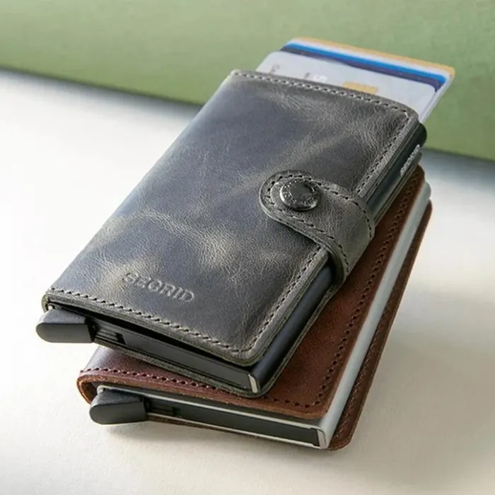 Secrid Miniwallet Vintage Olive with Black Cardprotector