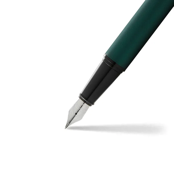 Sheaffer Gift 300 Lacquer Fountain Pen (Fine) Matte Green with Polished Black Trim