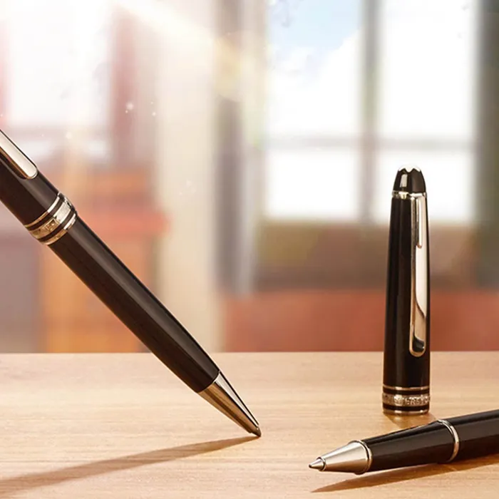 Montblanc MeisterstÃ¼ck Classique Rollerball Pen - Black With Platinum Trims