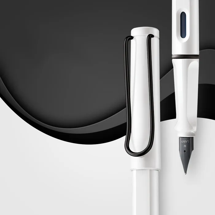 Lamy 019 Safari 2022 Special Edition Fountain Pen (Medium) - White and Black