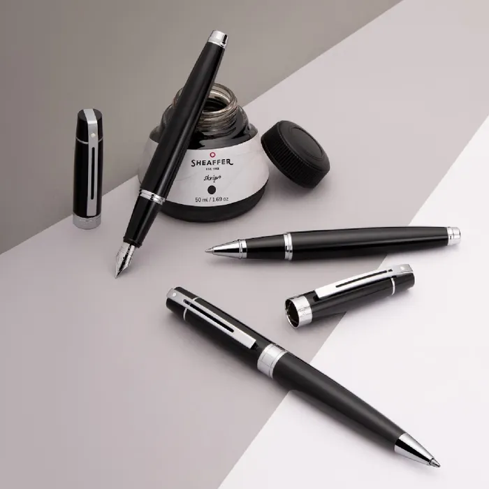 Sheaffer 300 9312 Glossy Black Ballpoint Pen With Chrome Trim
