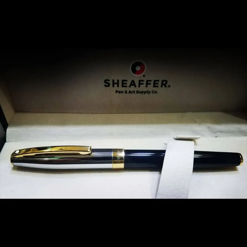 Sheaffer SAGARIS 9475 Gloss Black Barrel and Chrome Cap Rollerball Pen With Gold Tone  trim