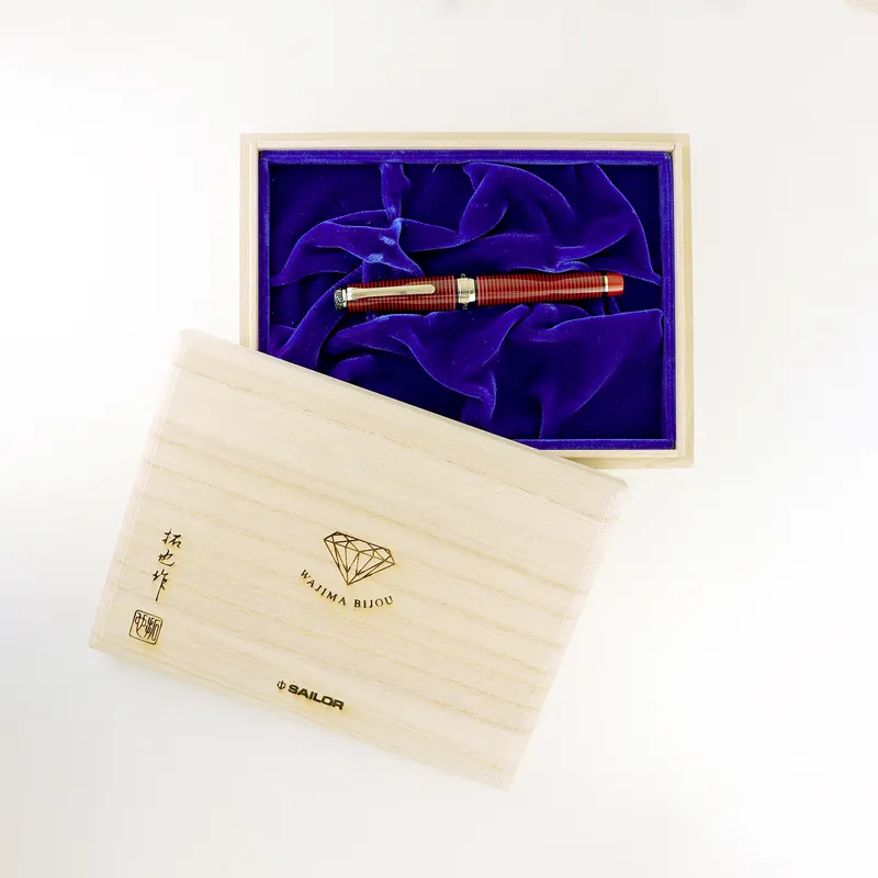 Sailor Limited Edition Wajima Bijou II Fountain Pen (21K Fine) - Red With Gold Trims