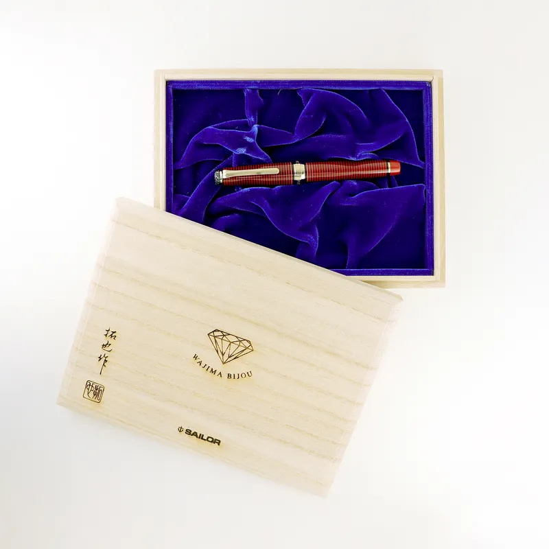Sailor Limited Edition Wajima Bijou II Fountain Pen (21K Medium) - Red With Gold Trims