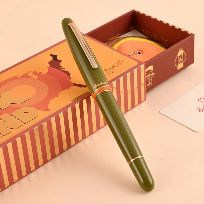 Esterbrook Back to the Land Estie Quirky Leaf Piston Fountain Pen with Gold Trims - Medium