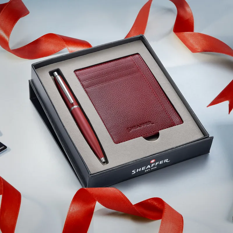 Sheaffer Gift Set Excessive Red VFM 9403 Ballpoint Pen with Scarlet Blaze Credit Card Holder