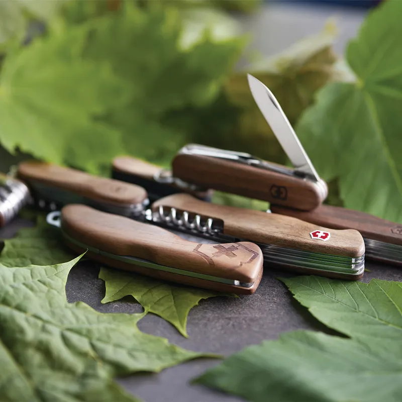 Victorinox Waiter Swiss Army Knife NailClip Wood 580 65mm-Walnut Wood