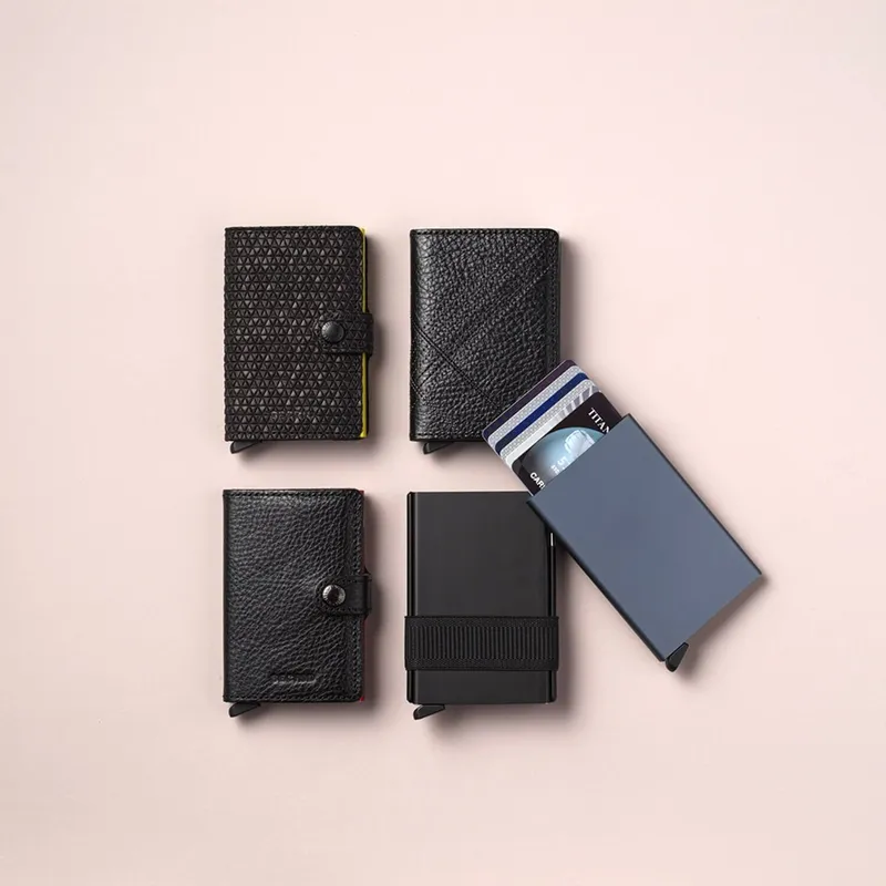 Secrid Sleek Cardprotector Titanium