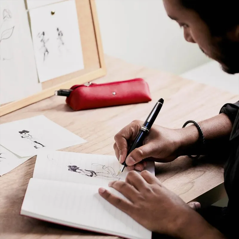 Montblanc MeisterstÃÂ¼ck Legrand Medium Fountain Pen - Black With Platinum Trims