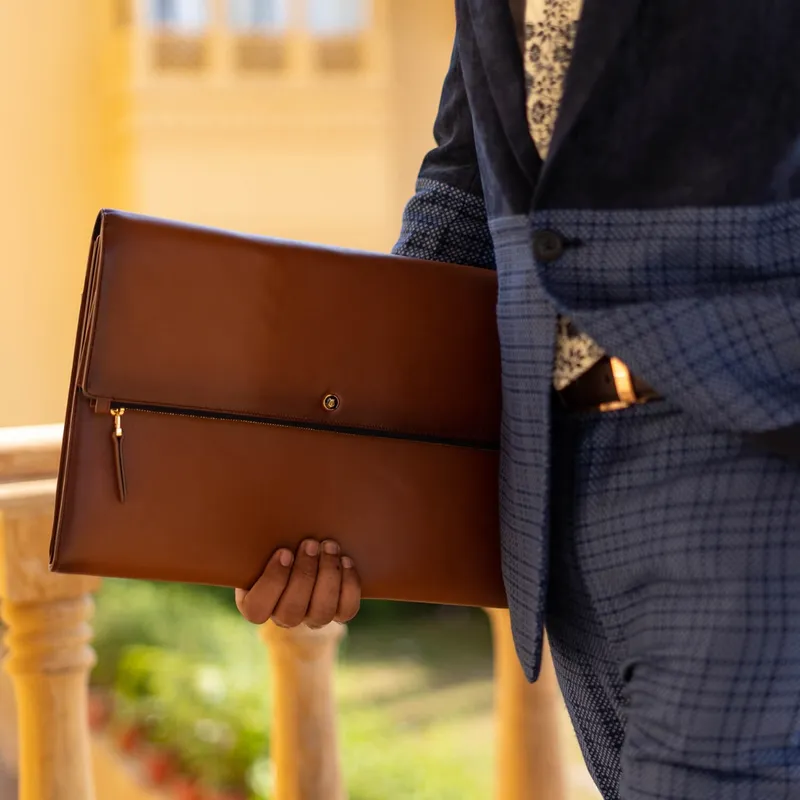 Lapis Bard Ducorium Bexley 13Inch Laptop Sleeve with Shoulder Strap Cognac