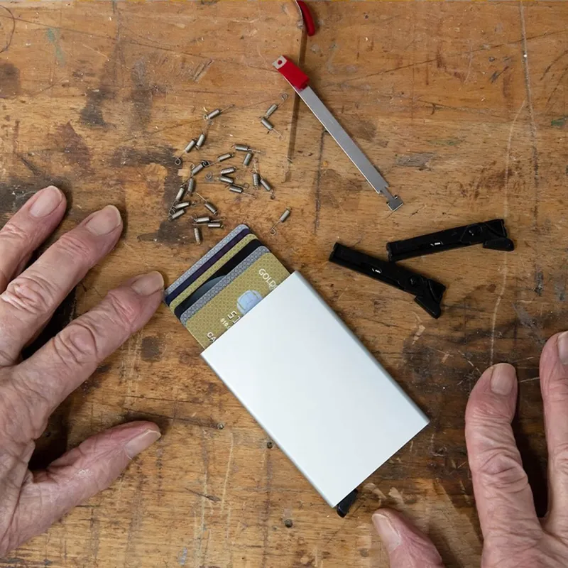 Secrid Sleek Cardprotector Silver