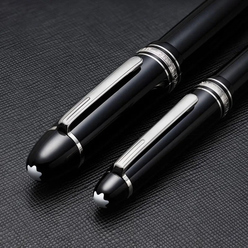 Montblanc MeisterstÃ¼ck Classique Medium Fountain Pen - Black With Platinum Trims