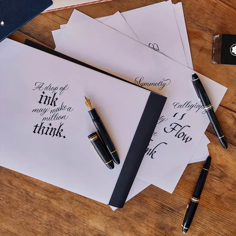 Montblanc MeisterstÃ¼ck Classique Medium Fountain Pen - Black With Gold Trims