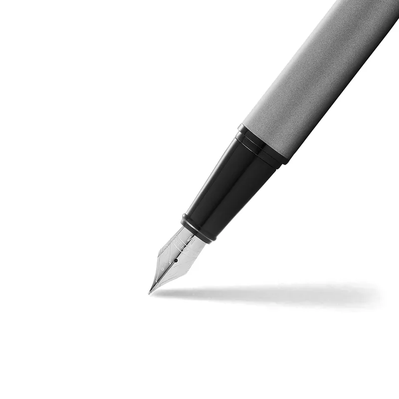 Sheaffer Gift 300 Lacquer Fountain Pen (Medium) Matte Grey with Polished Black Trim