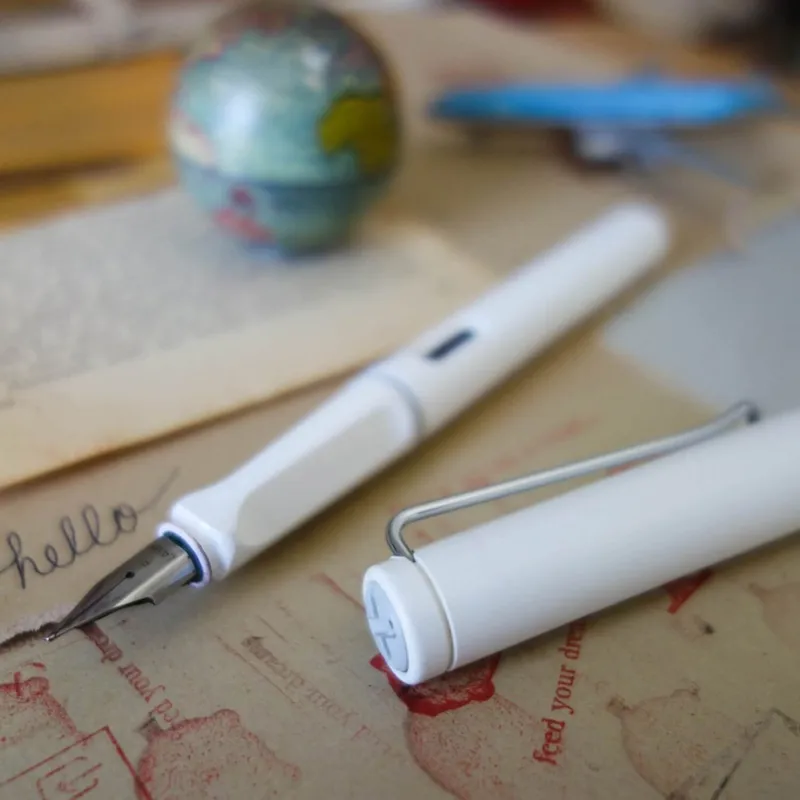 Lamy Safari A019 Fountain Pen Medium White With Chrome Plated Clip