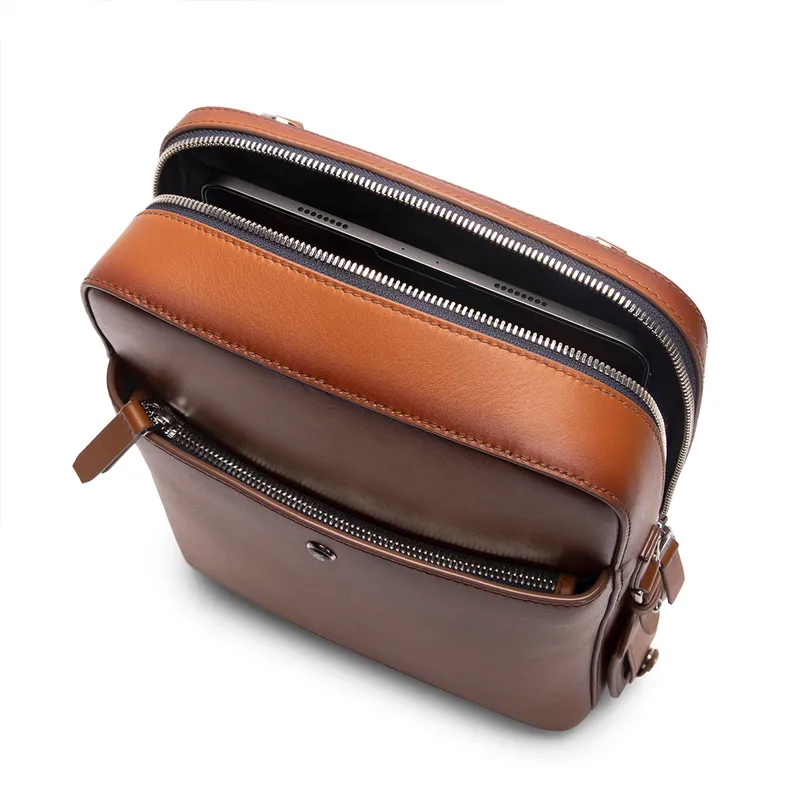 Lapis Bard Ducorium Kent Crossbody Travel Bag - Cognac