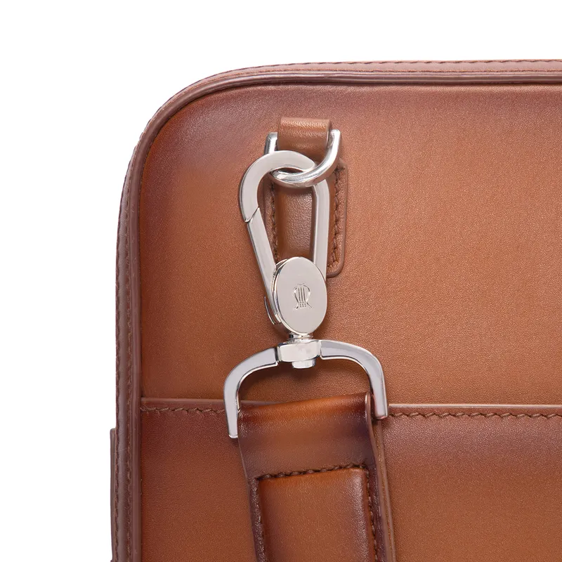 Lapis Bard Ducorium Kent Crossbody Travel Bag - Cognac