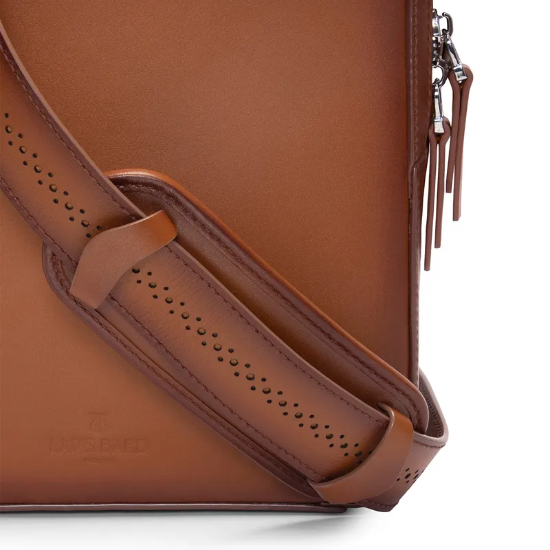 Lapis Bard Ducorium Kent Crossbody Travel Bag - Cognac