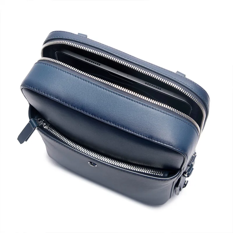Lapis Bard Ducorium Kent Crossbody Travel Bag - Navy Blue