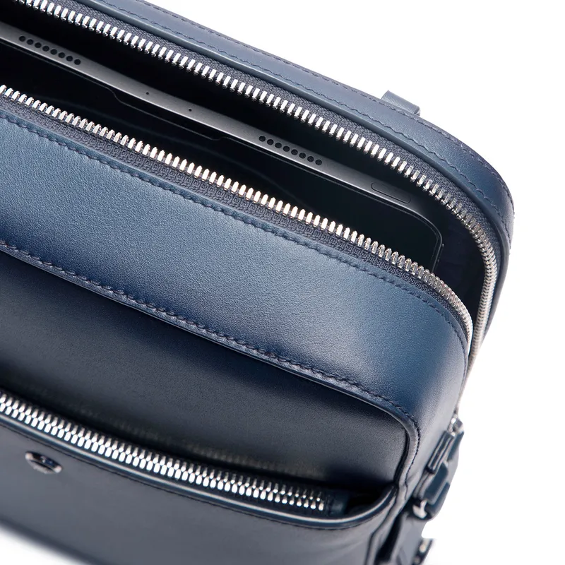 Lapis Bard Ducorium Kent Crossbody Travel Bag - Navy Blue
