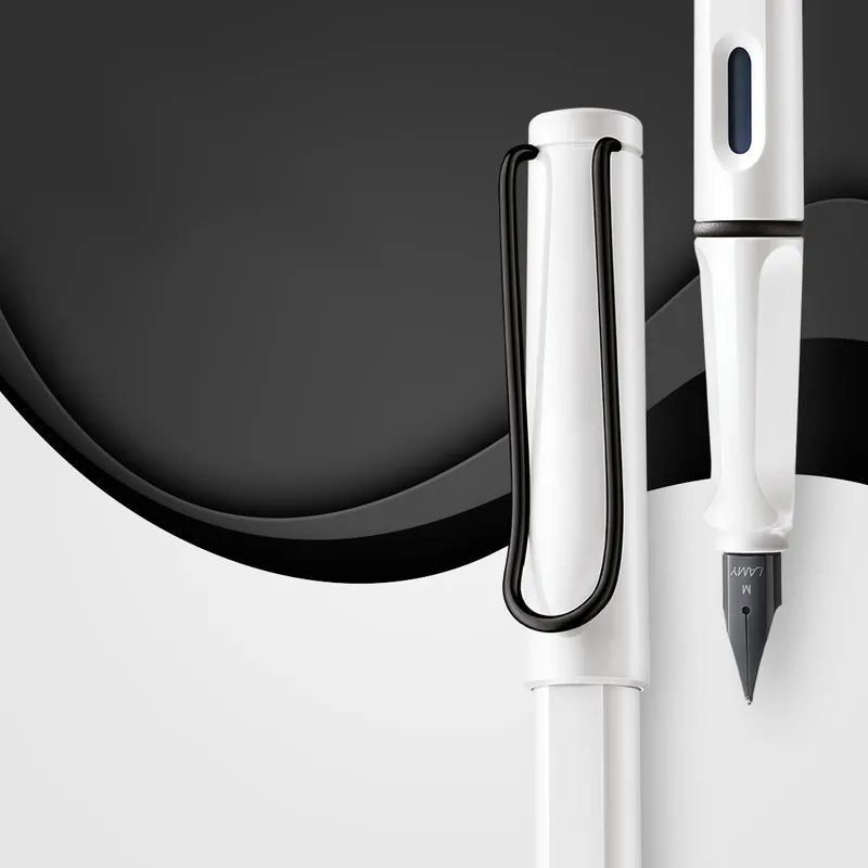 Lamy 019 Safari 2022 Special Edition Fountain Pen (Medium) - White and Black