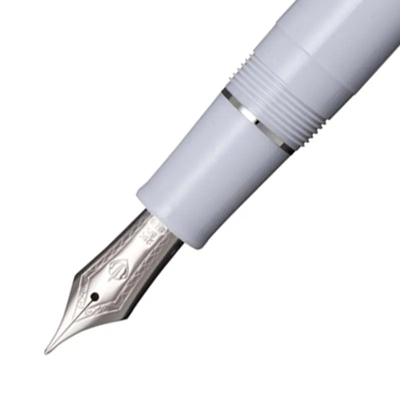 Sailor Professional Gear 'The Pillow Book - Winter Sky' Fountain Pen (21K Zoom) - Lilac With Rhodium Trims